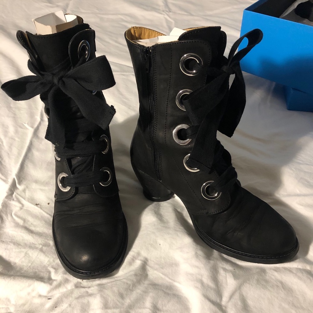 Fluevog Gladstones 8.5 Black